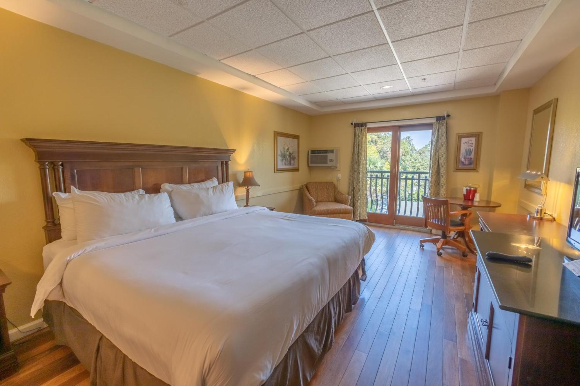 Ocean Inn & Suites St. Simons Island Экстерьер фото