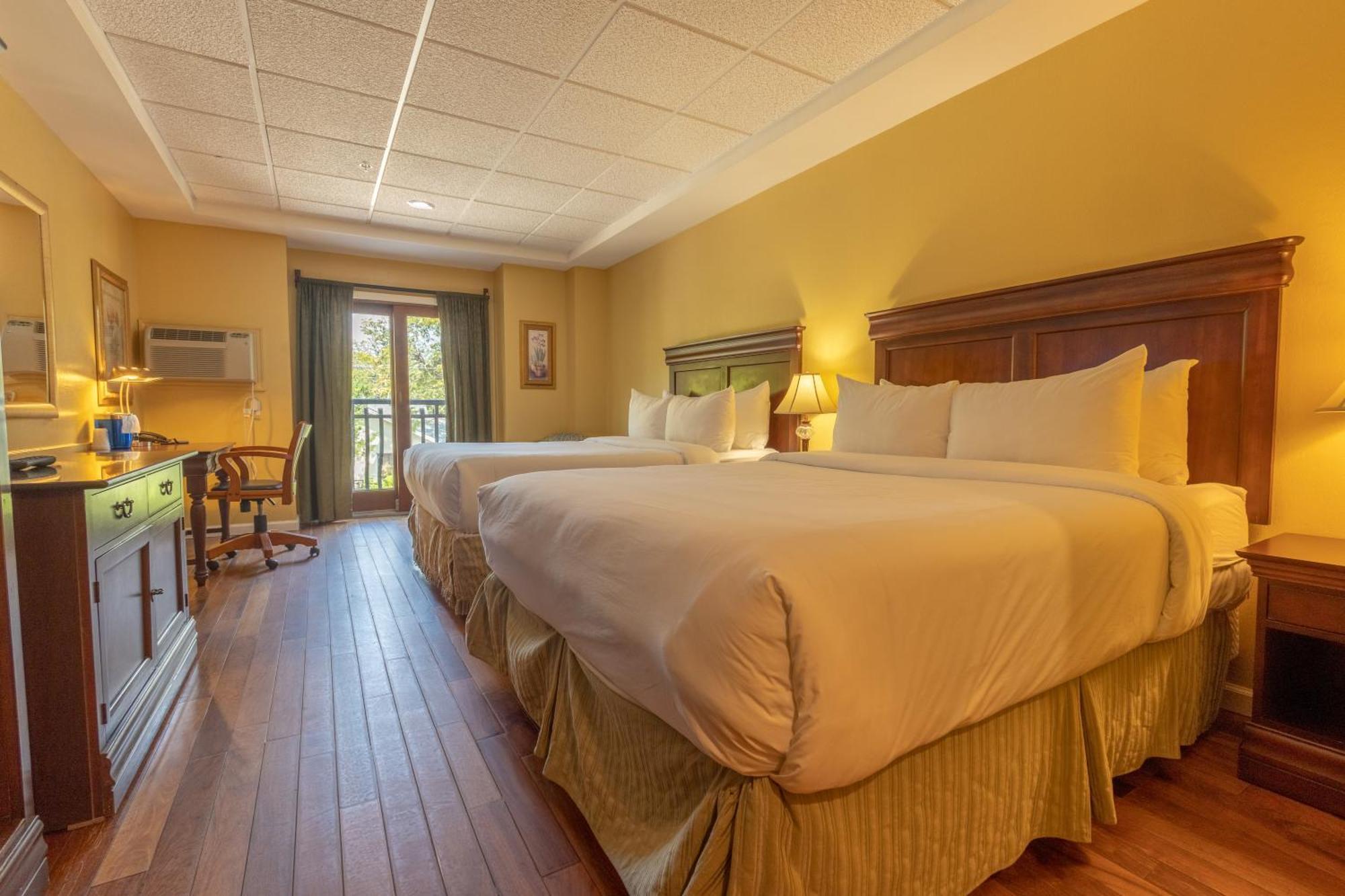 Ocean Inn & Suites St. Simons Island Экстерьер фото