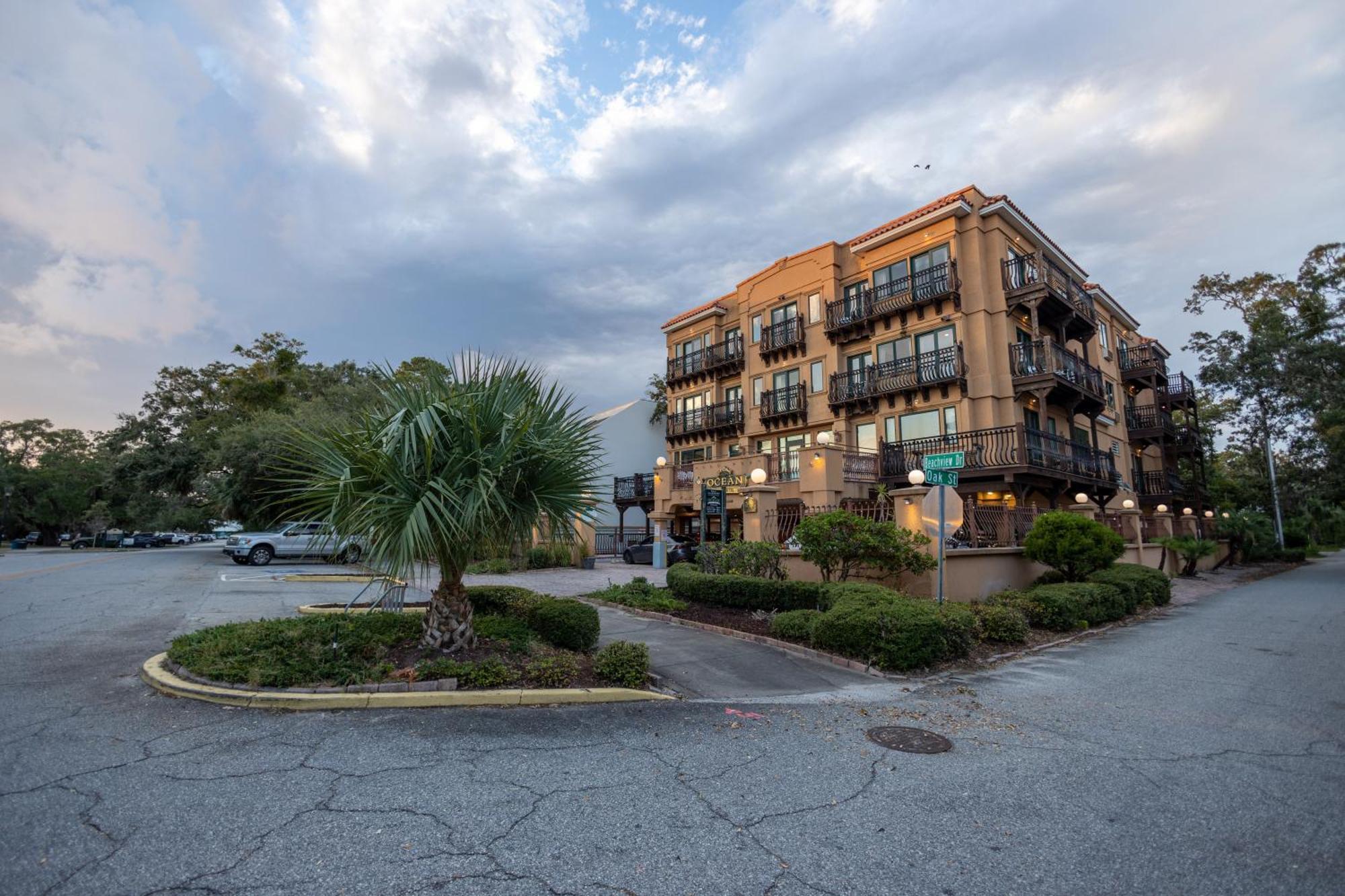 Ocean Inn & Suites St. Simons Island Экстерьер фото