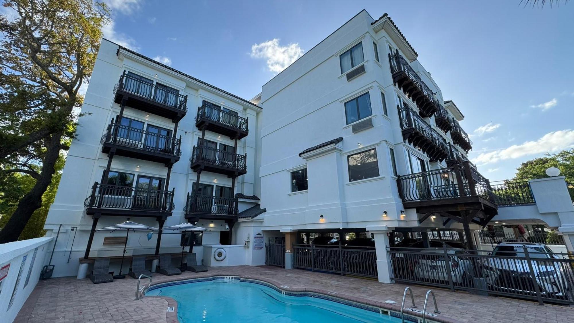 Ocean Inn & Suites St. Simons Island Экстерьер фото