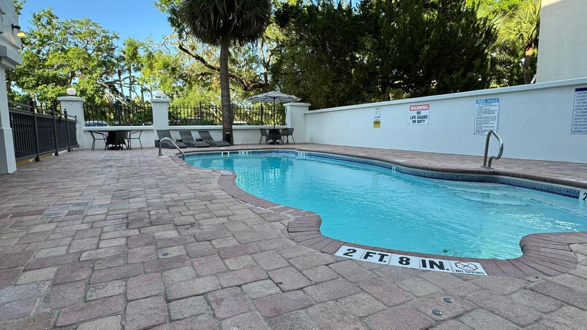 Ocean Inn & Suites St. Simons Island Экстерьер фото
