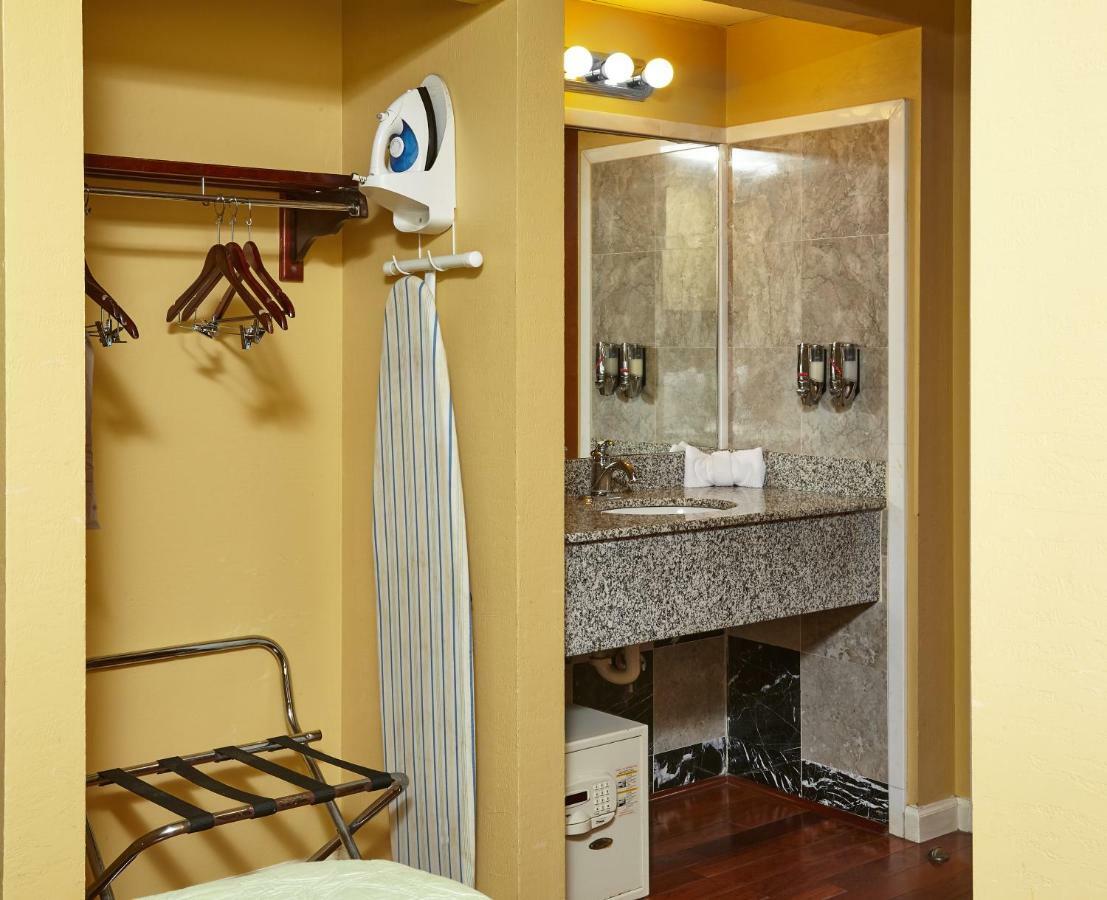 Ocean Inn & Suites St. Simons Island Экстерьер фото